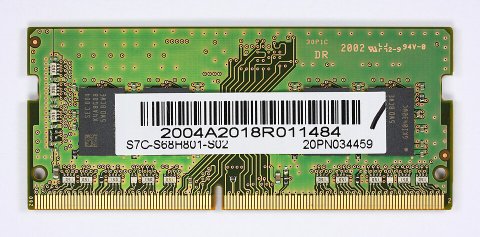 Dell Inspiron 5000 DDR4 slot with 32GB Samsung memory module installed correctly Dell Inspiron 5000 DDR4 slot with 32GB Samsung memory module installed correctly