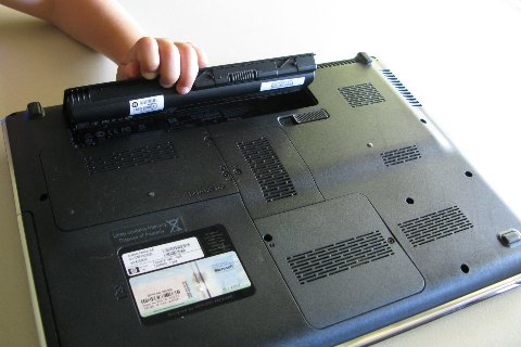 Laptop battery removed from chassis for ACPI driver reinstallation troubleshooting Laptop battery removed from chassis for ACPI driver reinstallation troubleshooting