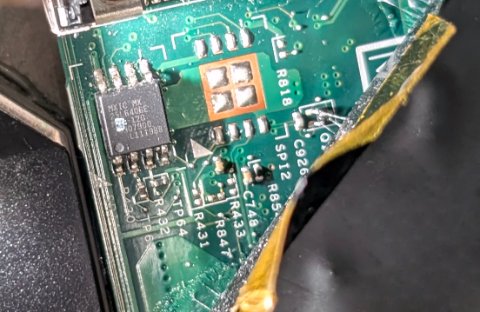 BIOS chip on Lenovo ThinkPad X220 motherboard used for firmware recovery